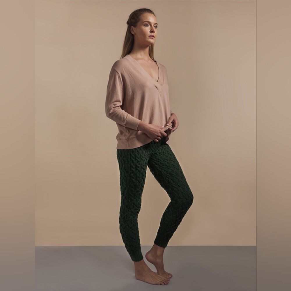 Aran Crafts 100% Merino Wool Charcoal Gray Cable Knit Leggings